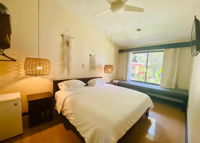 Hotel Mango Airport